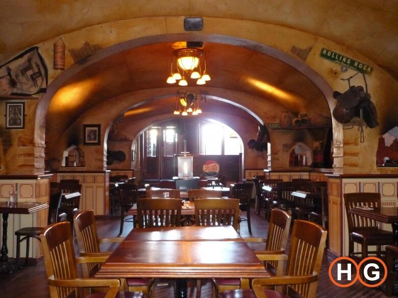 Ribhouse Bronco interior