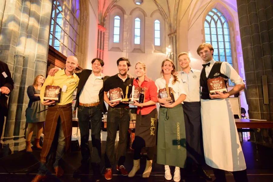 Who will become the Dutch Beer Tapping Champion?