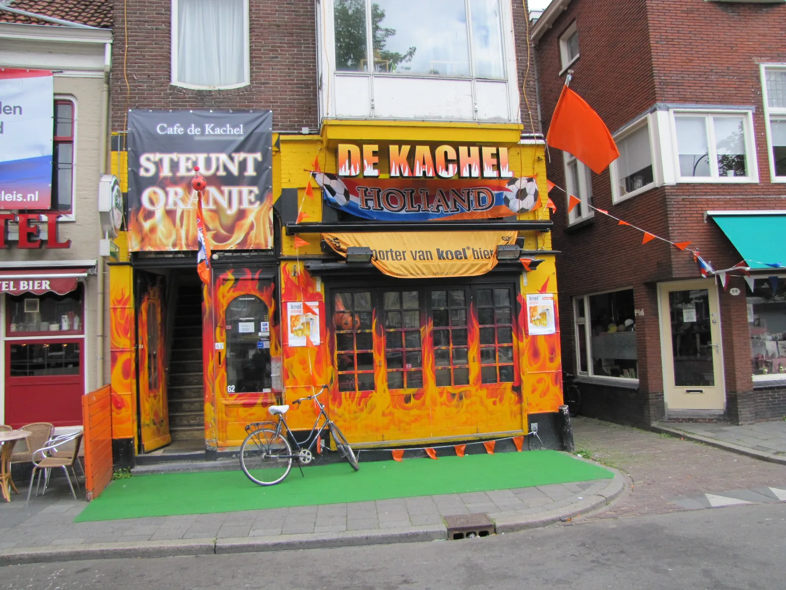 Cafe de Kachel throws in the towel