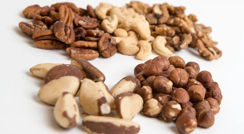 Live longer by eating nuts and peanuts