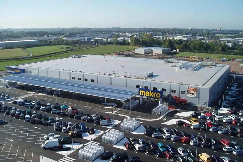 Makro takes a new direction