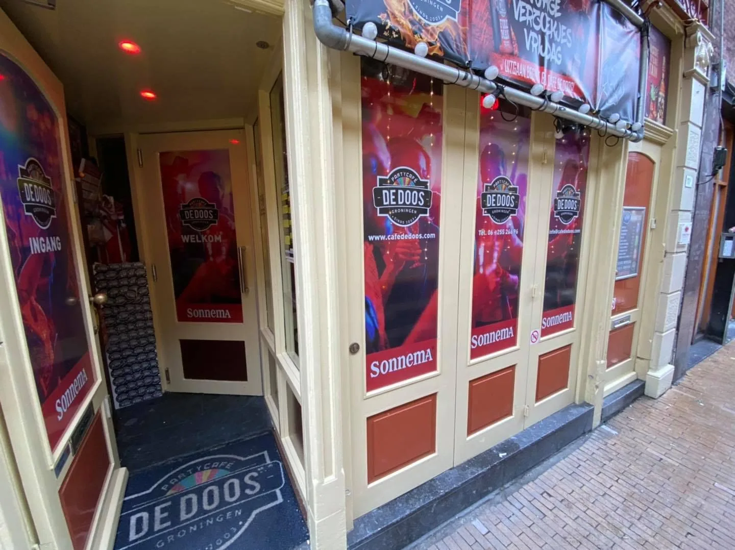 New Year's Eve at Caf&eacute; de Doos