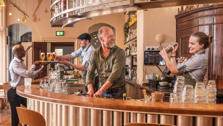 Have you always wanted to work in the hospitality industry? Then come to the Job Drinks at De Drie Gezusters!